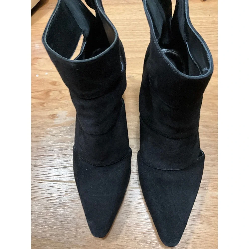Botkier New York Black Suede Cut Out Pointed Toe Stiletto Ankle Boots Size 7